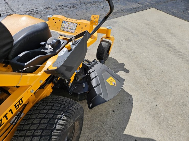 #651-•-cub-cadet-zt1-zero-turn-mower-image-22