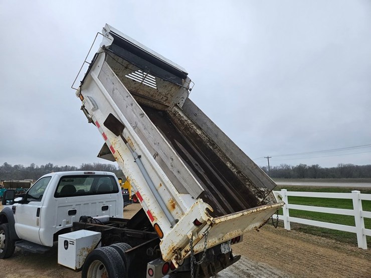 2009-ford-f550-image-12