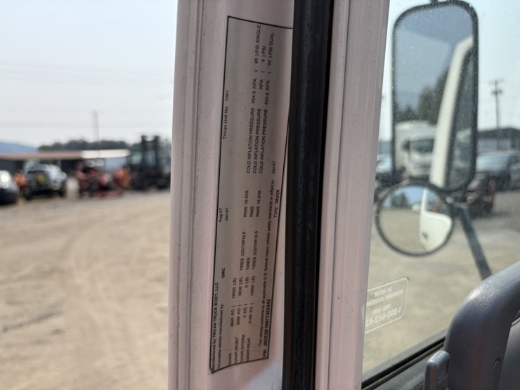 2007-gmc-w5500hd-image-10