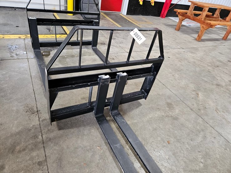 #655-•-kivel-48"-pallet-forks-image-10