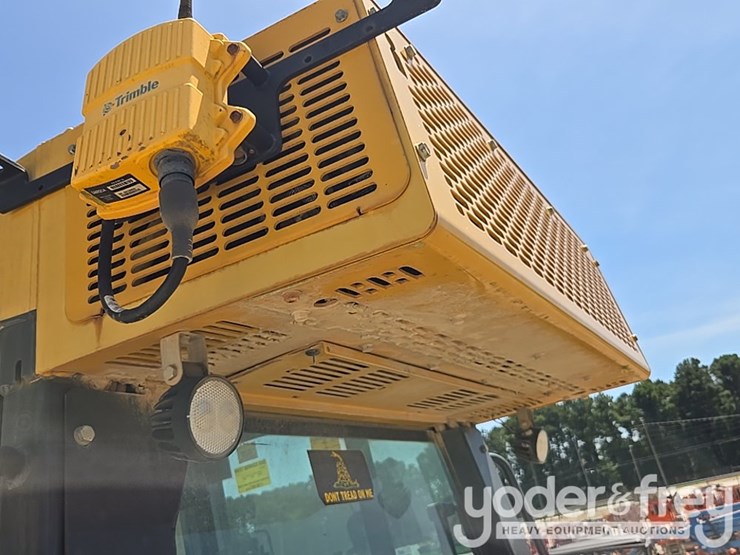 2018-deere-850k-image-31