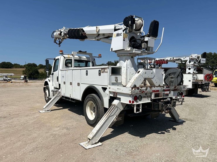 2019-freightliner-m2-106-image-3