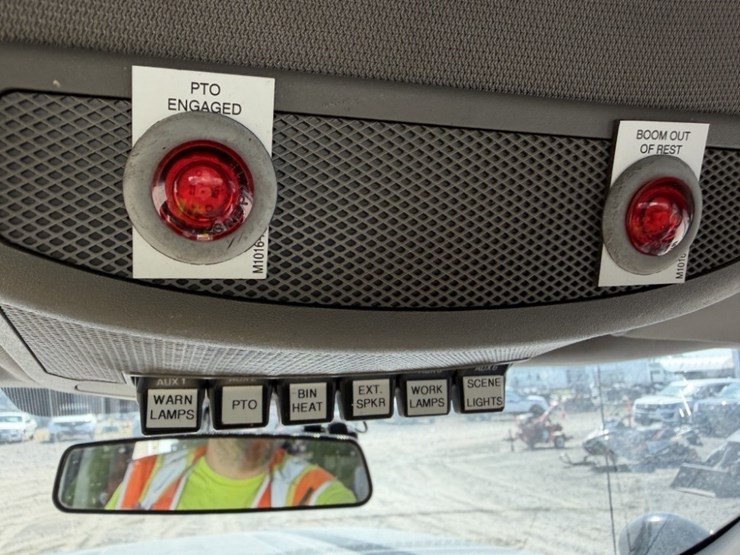2017-ford-f550-image-34