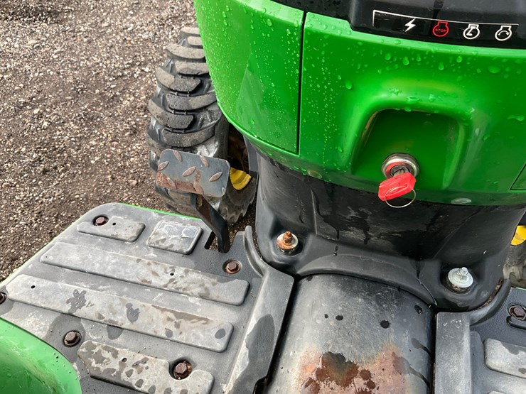 john-deere-3038e-image-69