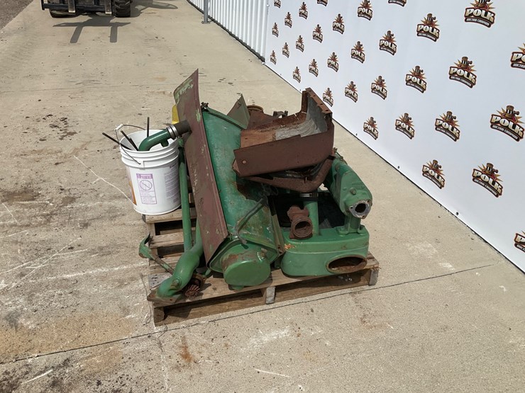 #5044-•-pallet-of-agricultural-machinery-parts-image-2