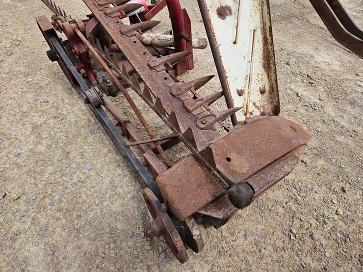 #88-•-international-3pt-sickle-mower-image-11