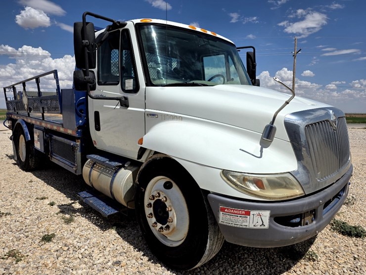 2010-international-durastar-4300-image-3