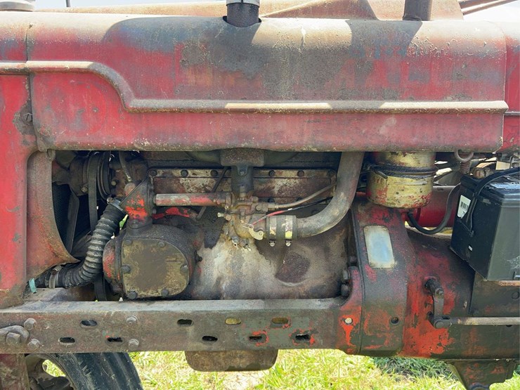 1941-farmall-h-with-mounted-buzz-saw-image-13