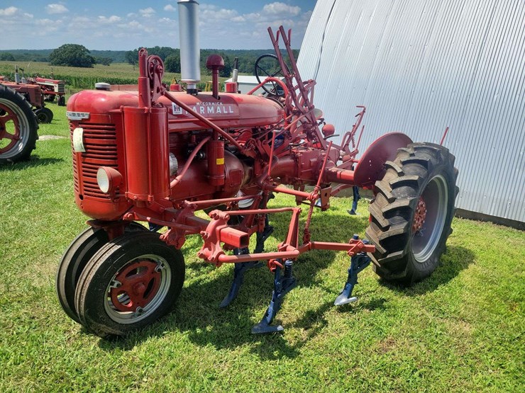 1947-farmall-b-with-mounted-cultivator-image-1