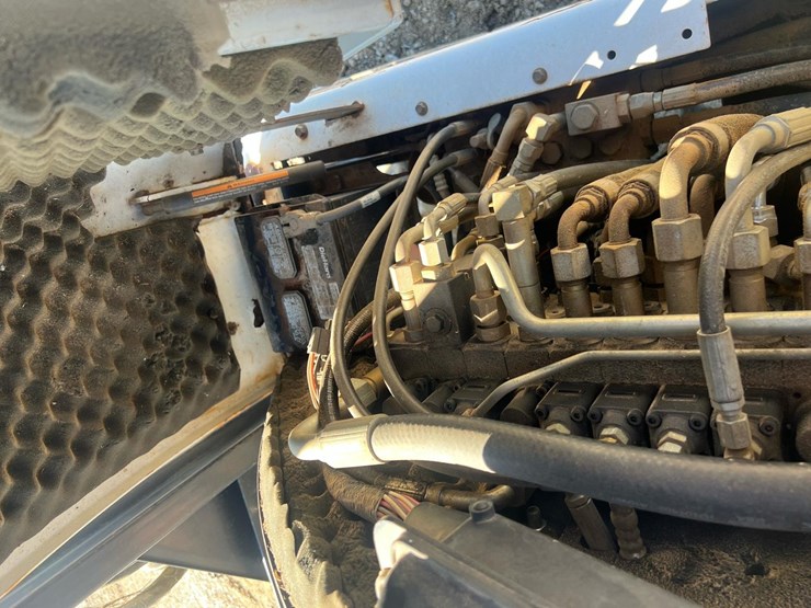 2004-bobcat-334d-image-38