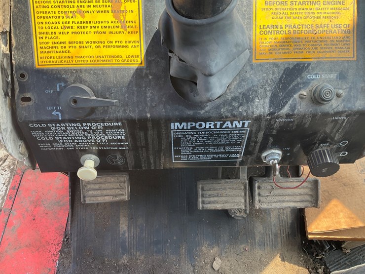 #5506-•-case-1570-agri-king-tractor-image-31