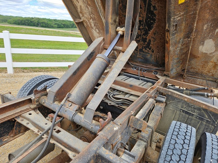 2009-ford-f550-image-57