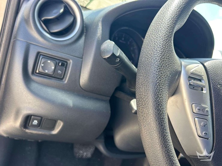 2016-nissan-versa-sedan-image-15