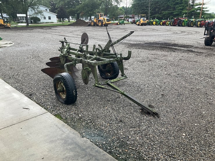 #5311-•-3-bottom-pull-type-moldboard-plow-image-6