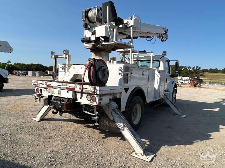 2018-freightliner-m2-106-image-3