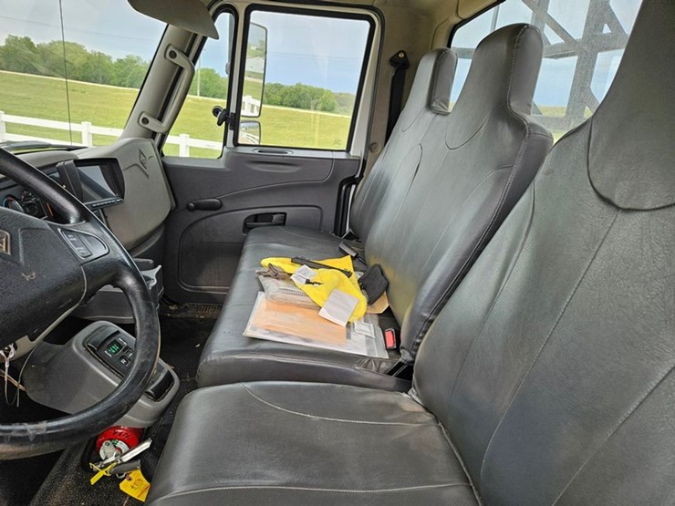 2011-international-durastar-4300-image-43