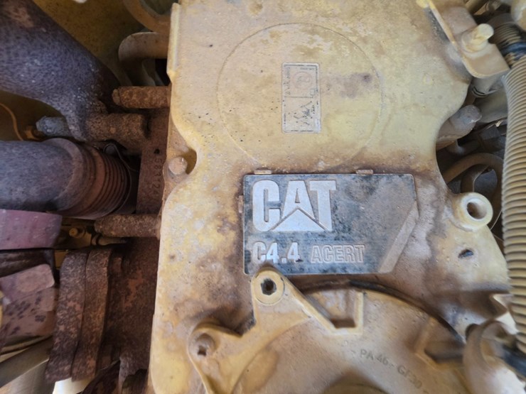 2016-caterpillar-d6k2-lgp-image-19