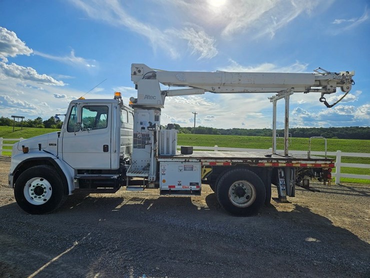 2002-freightliner-fl80-image-2