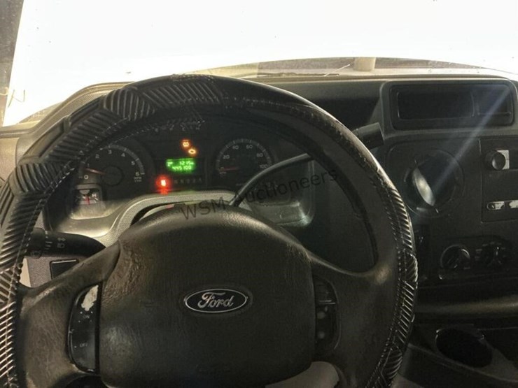 2009-ford-cargo-image-18