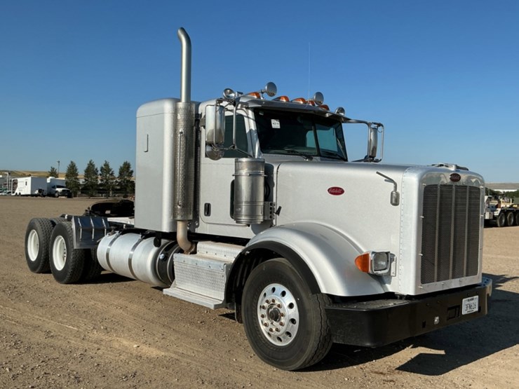 2015-peterbilt-367-image-3