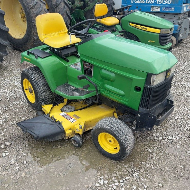 JOHN DEERE 425