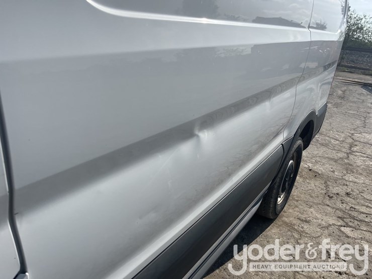 2015-ford-transit-image-26