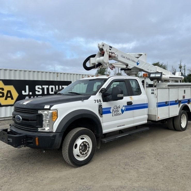 2017 FORD F550