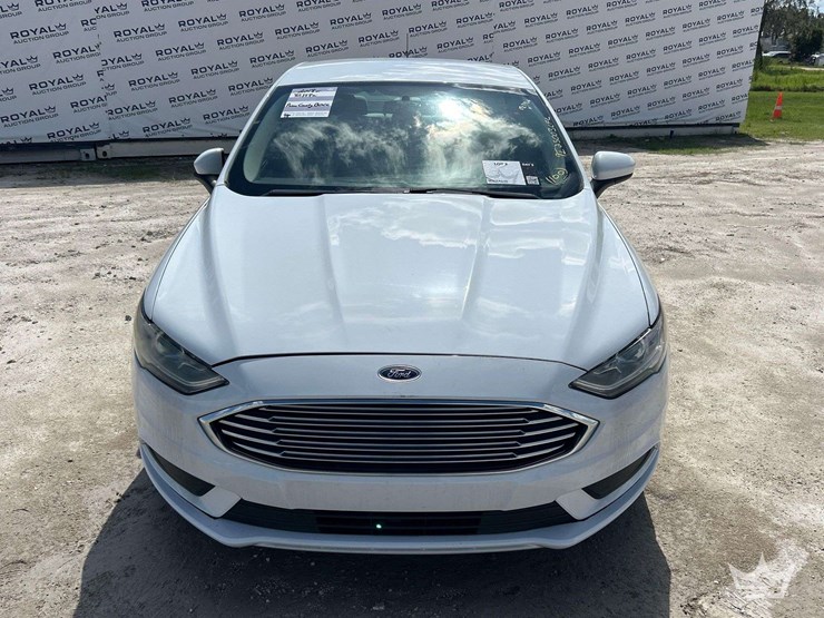 2018-ford-fusion-sedan-image-23