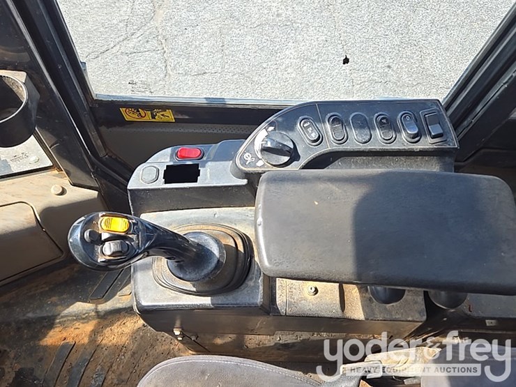 2017-komatsu-wa270-8-image-35