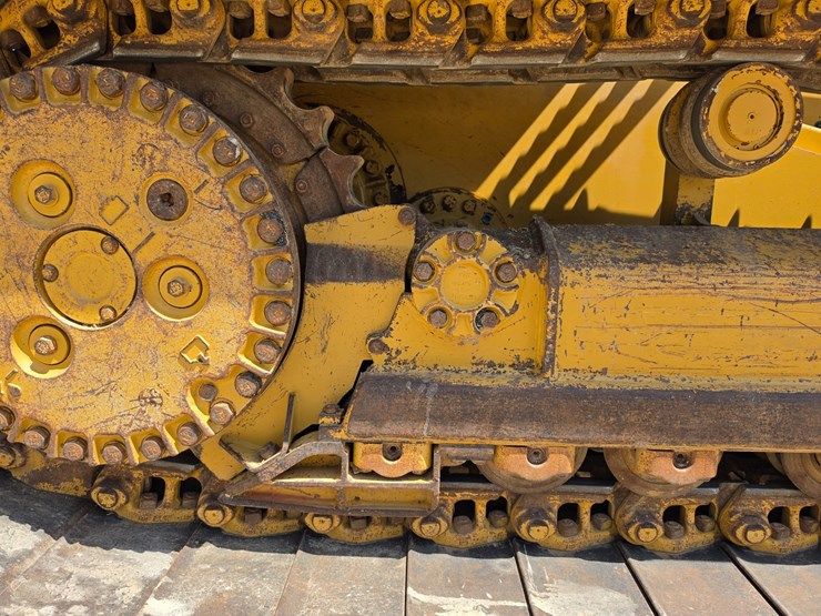 2016-caterpillar-d6k2-lgp-image-56