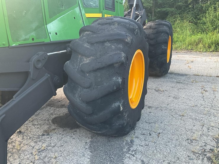 2006-deere-648g-iii-image-16