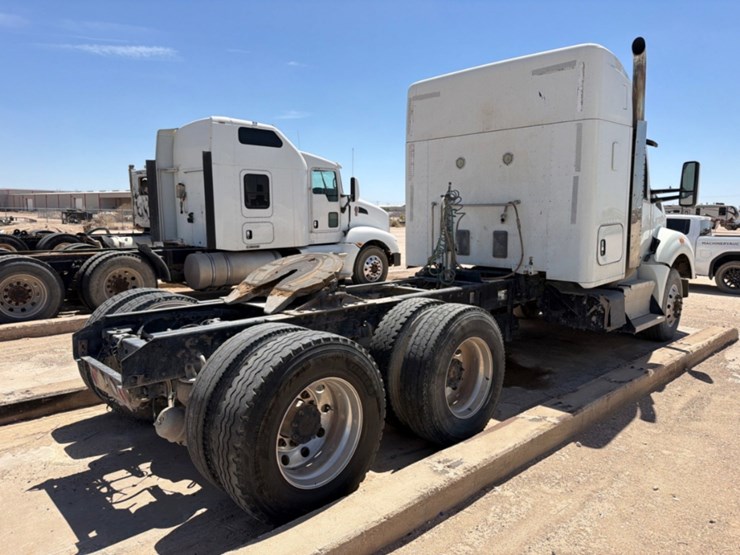 2015-kenworth-t880-image-8