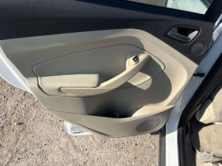 2016-ford-escape-image-18