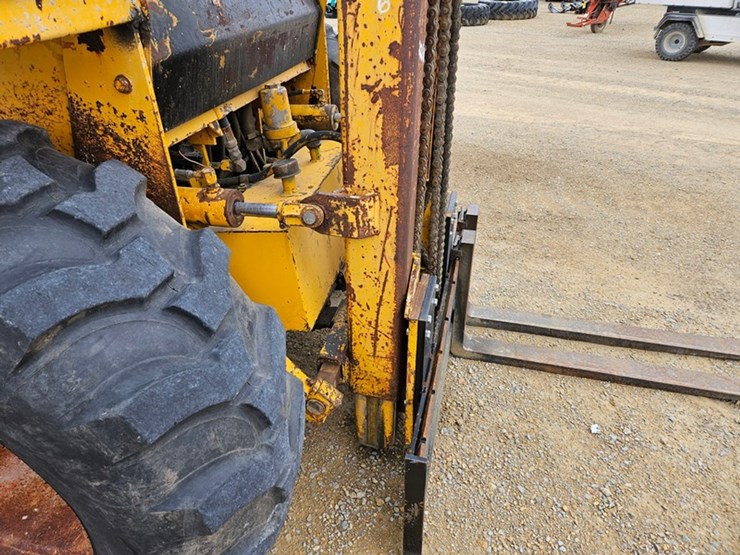 #127-•-case-single-stage-fork-lift-image-21