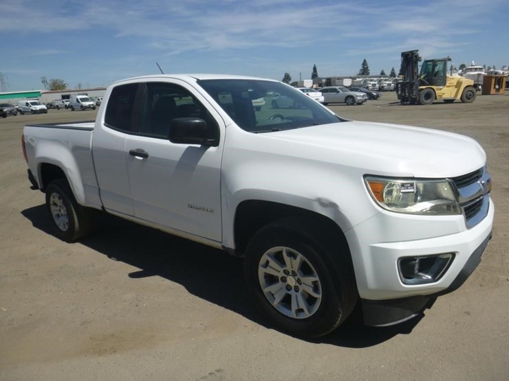 2017-chevrolet-colorado-image-2