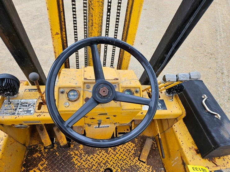 #127-•-case-single-stage-fork-lift-image-25