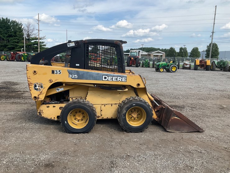 john-deere-325-image-6