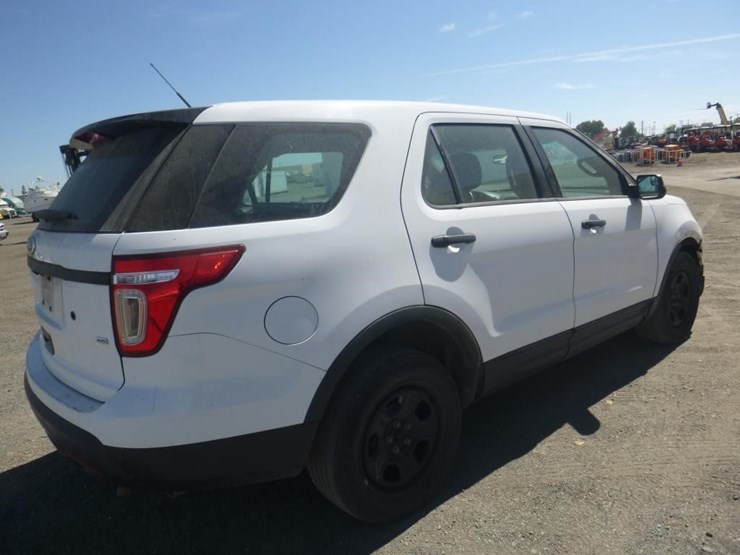 2015-ford-explorer-image-3