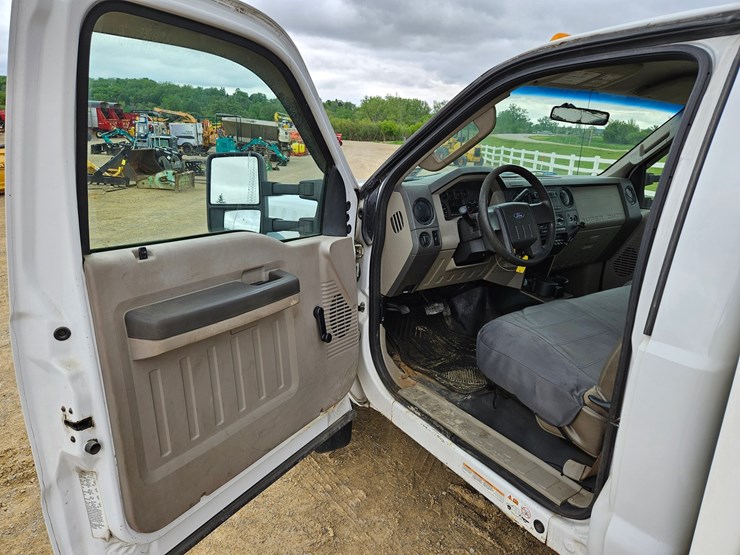 2008-ford-f550-image-80
