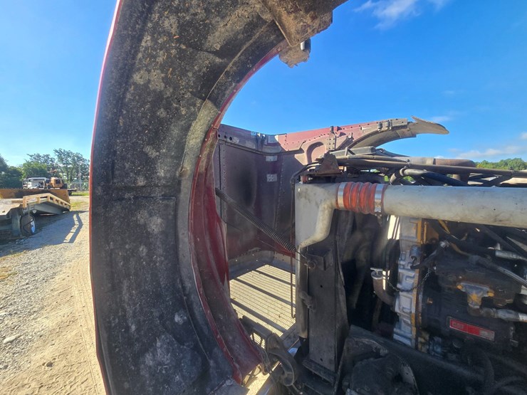 1995-peterbilt-379-image-37
