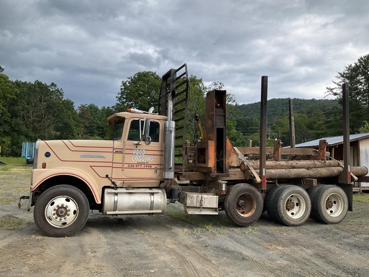 #142-•-1985-international-log-truck-image-2