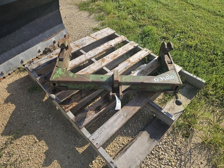 john-deere-quick-hitch-image-2