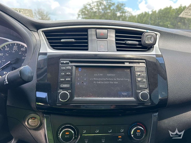 2016-nissan-sentra-sedan-image-18