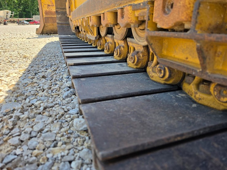 2016-caterpillar-d6k2-lgp-image-44