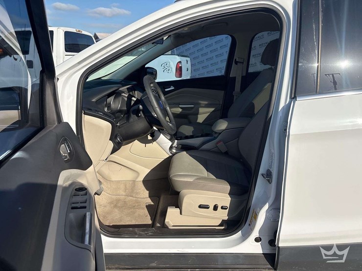2016-ford-escape-image-12