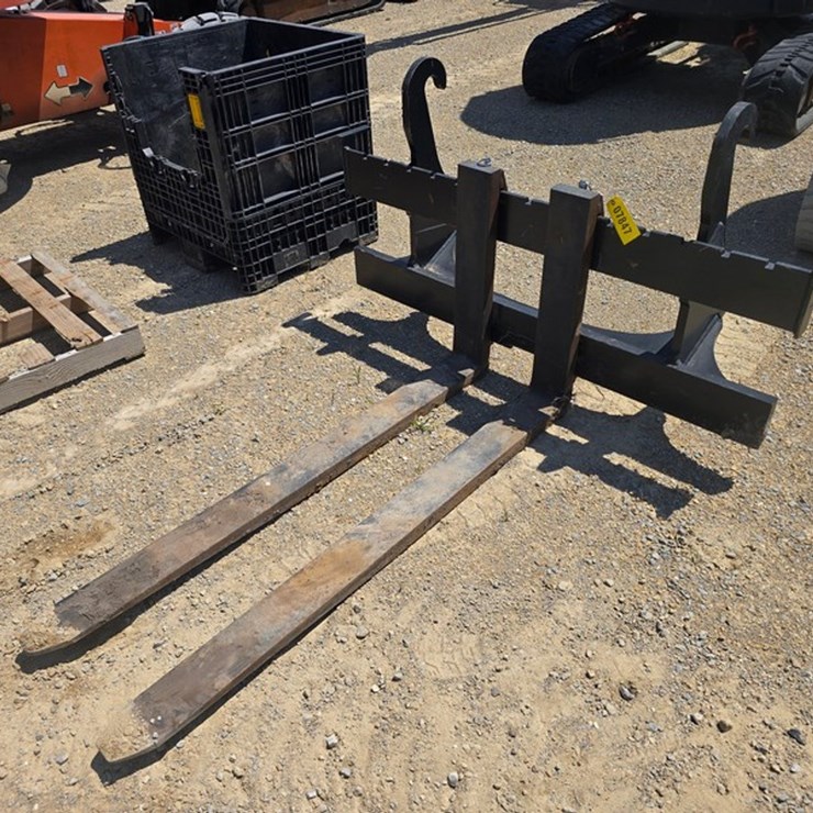 #71 • John Deere Work Site Pro 60" Loader Forks