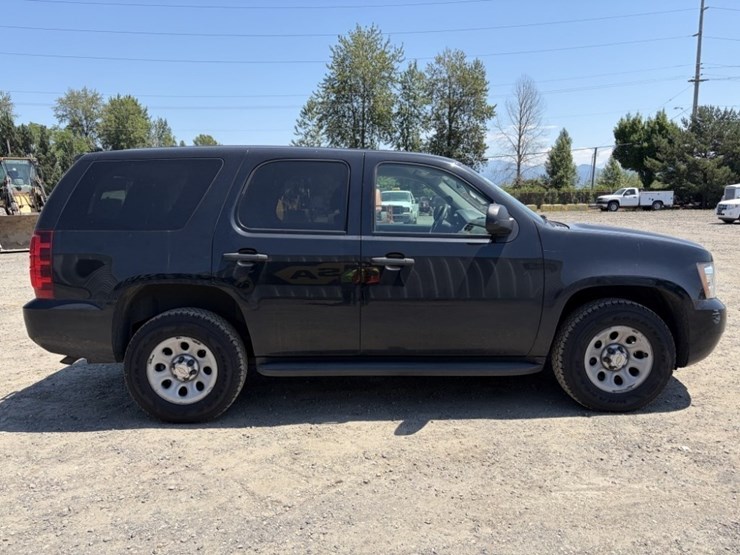 2014-chevrolet-tahoe-image-3