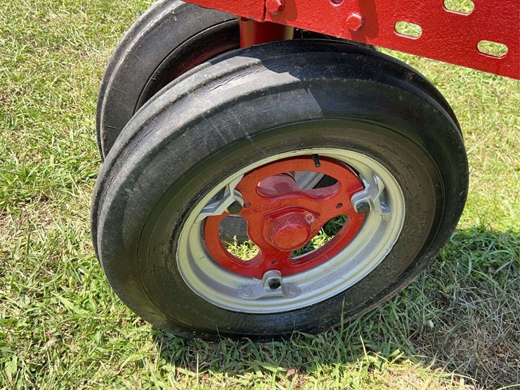 1957-farmall-350-image-23