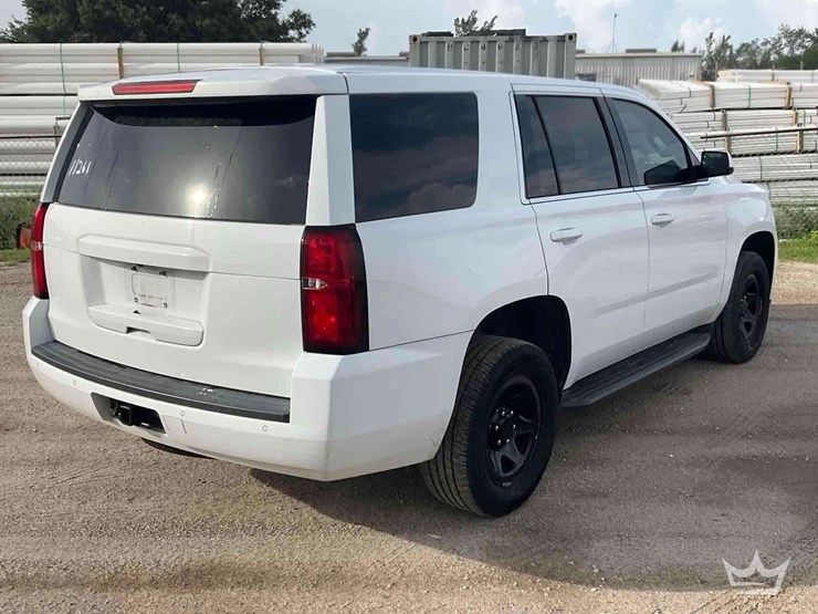 2020-chevrolet-tahoe-image-2