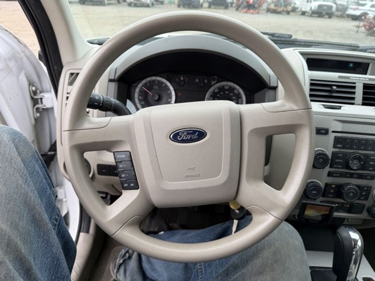 2008-ford-escape-image-24